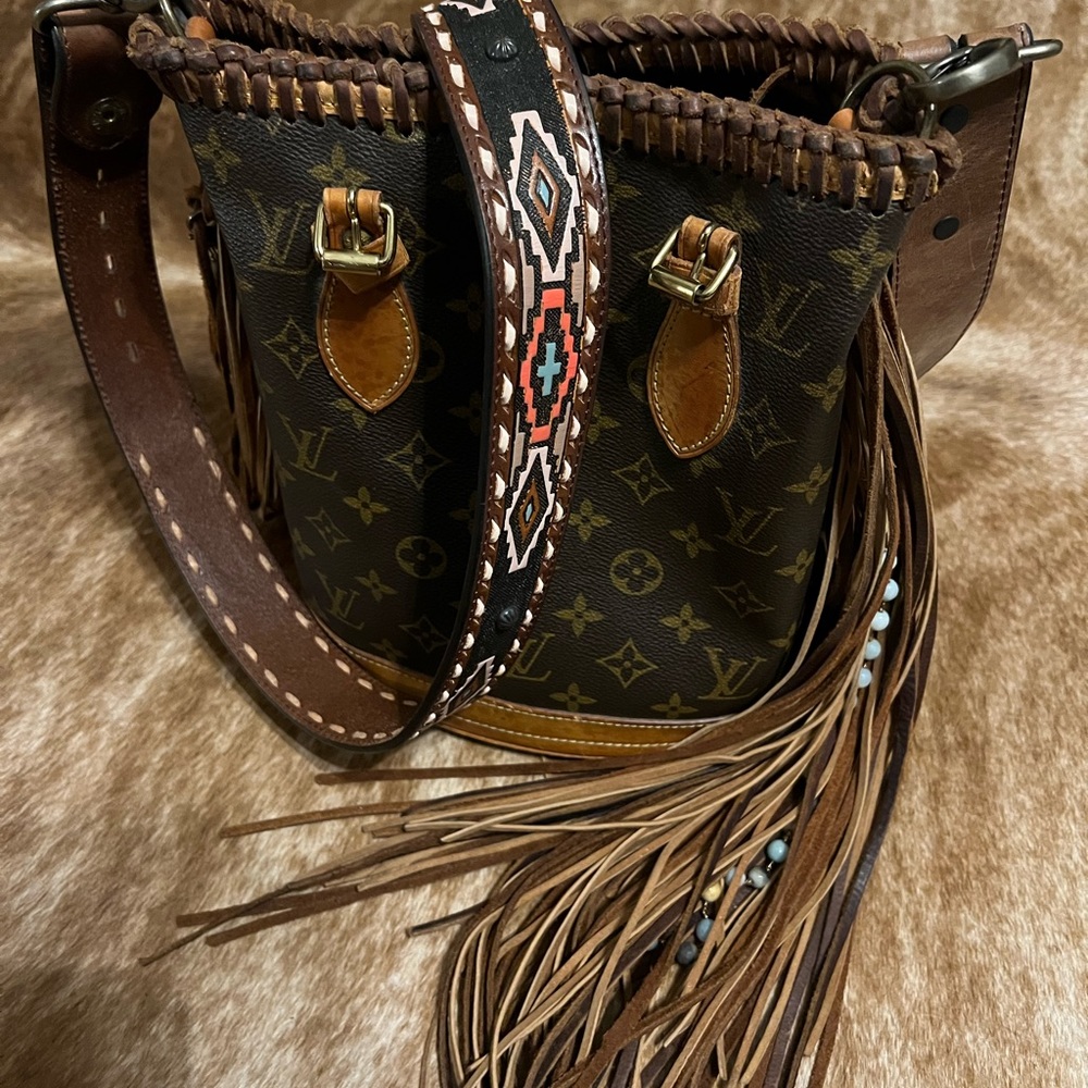 LV Revamped Bag - Picture 4 of 9